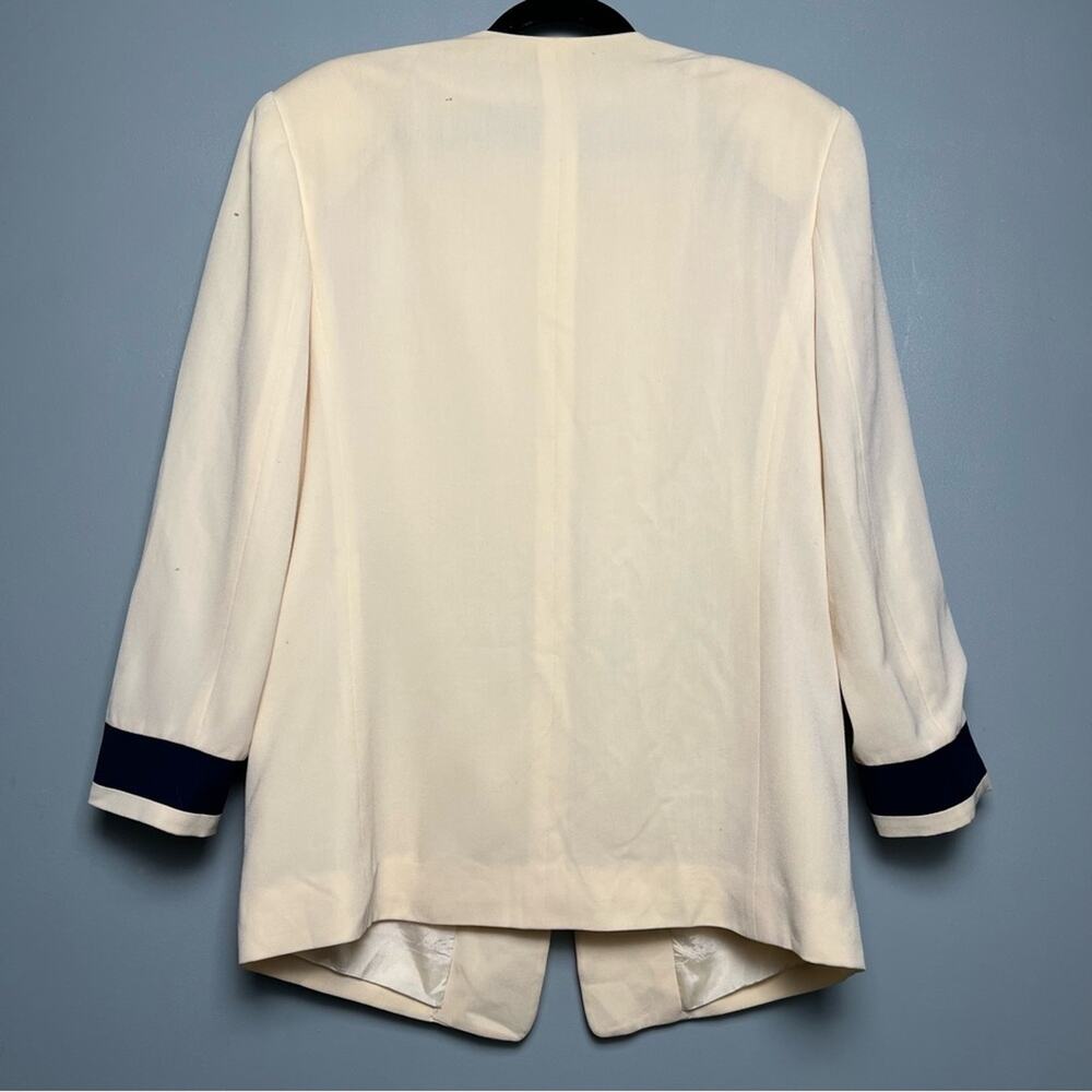 Vintage Fendi Women’s Mock Blazer Ivory Navy Blazer Structured Blouse Size 44 - Picture 2 of 16